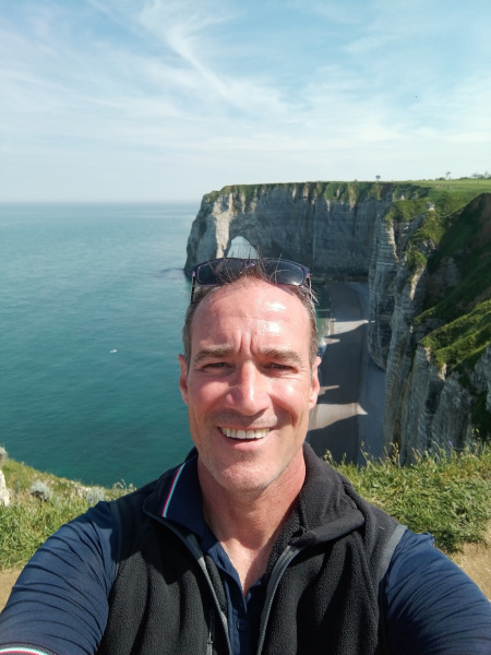 A2MAINSCONNECTEES - 76790 Bénouville