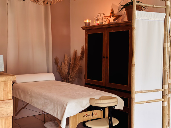 A2MAINSCONNECTEES - 76790 Bénouville